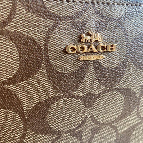 Coach Mini Camera Bag In Signature Canvas - Leather KHAKI BROWN SADDLE 2. - Picture 2 of 16